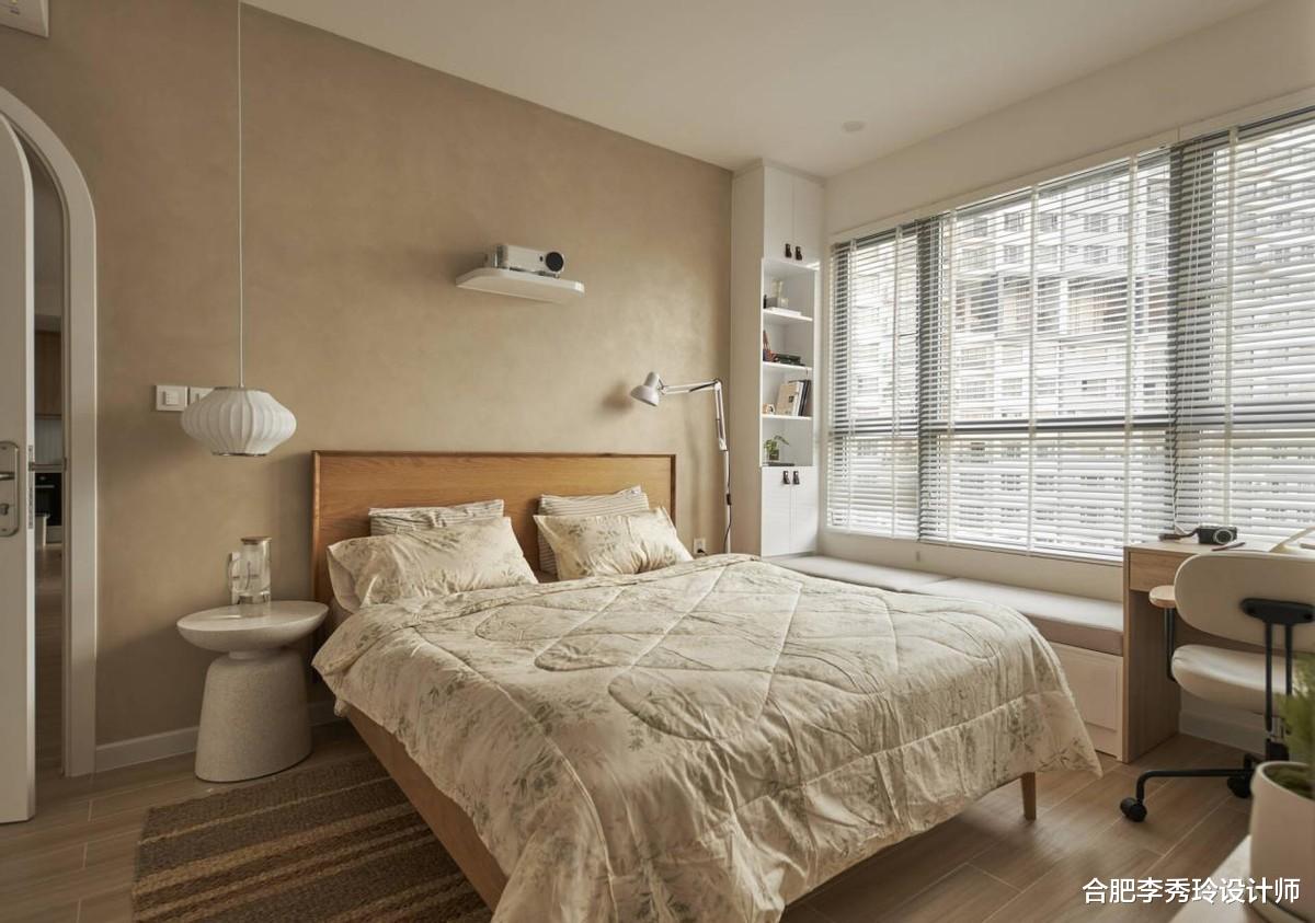 对于小户型,“去客厅化”非常有远见,用餐厅替代这是聪明的设计