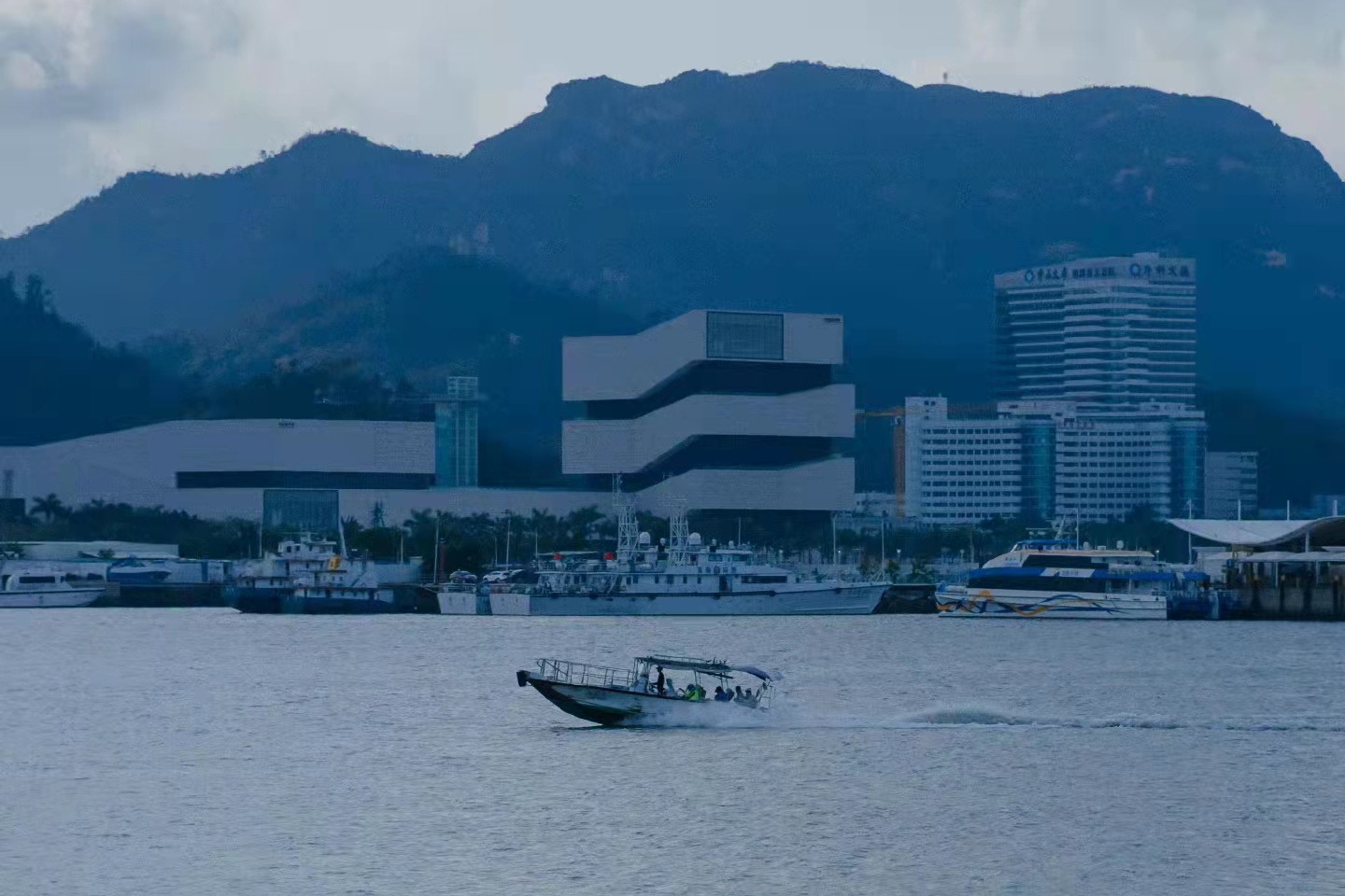 文之南 “她和他的相遇”