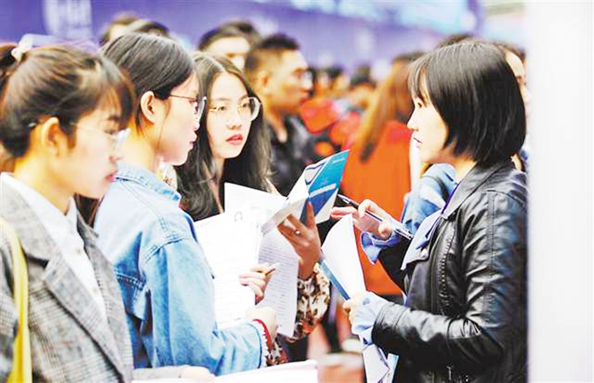 教师|“职业幸福感排行榜”出炉，教师医生排名倒数，榜首让人直呼意外