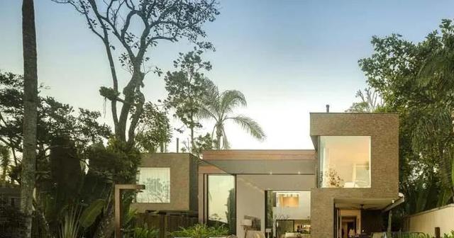 唐嫣|唐嫣和罗晋的三层豪宅曝光,周围鲜花环绕得像仙境一样