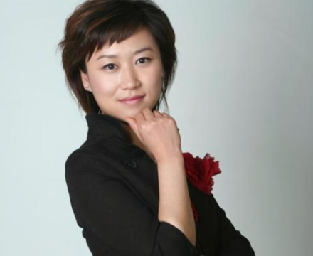 主持人|主持人魏笑婚礼变葬礼，父亲的坚持让人泪目：在我心中她从未离开