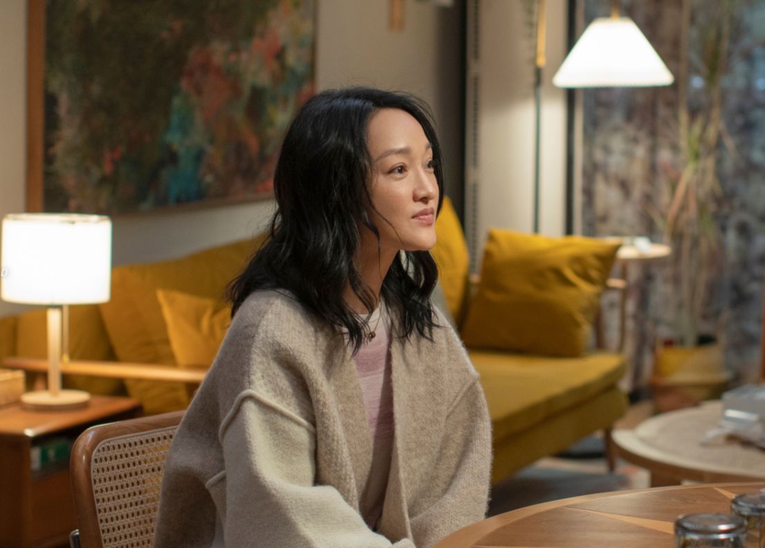 周迅|周迅在新剧里真圈粉，连穿6套毛衣太显气质了，扎个低马尾也好美