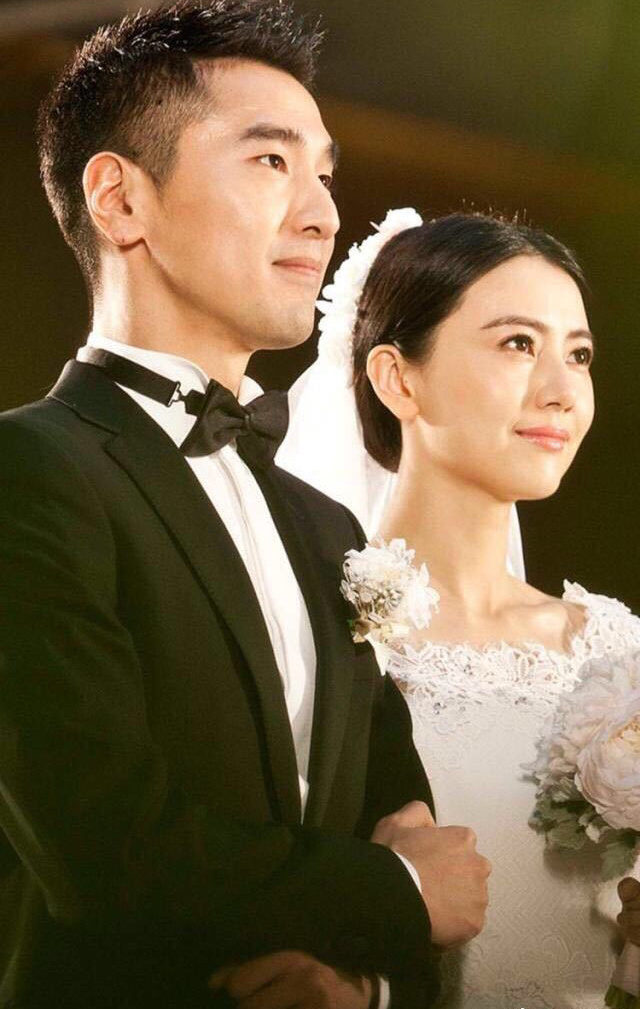 高圆圆|赵又廷为高圆圆《完美伴侣》打call，还花式配图自己拧瓶盖被怼