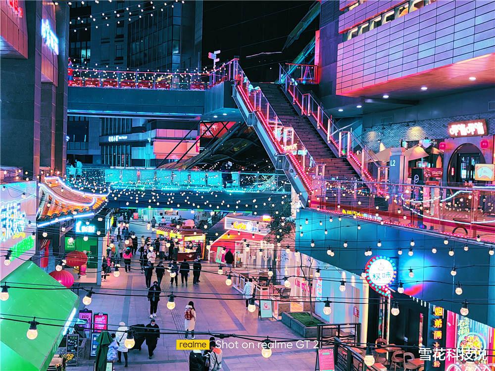 realme|环保设计加持 性能满配 颜值爆表 2599元这样的真我GT2有何不心动