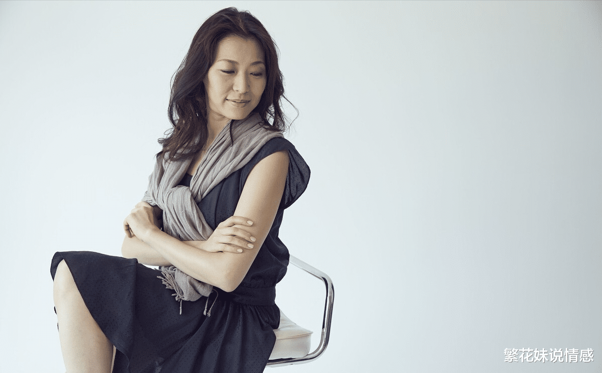 繁花妹说情感|70岁大妈:花7千请45岁男人当保姆,前期挺满意,后期很心烦