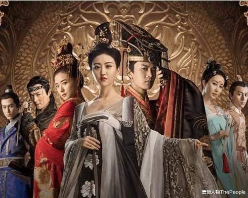 魔幻手机|出轨被绿、骂保安、没戏拍，《魔幻手机》13年，演员一个比一个惨