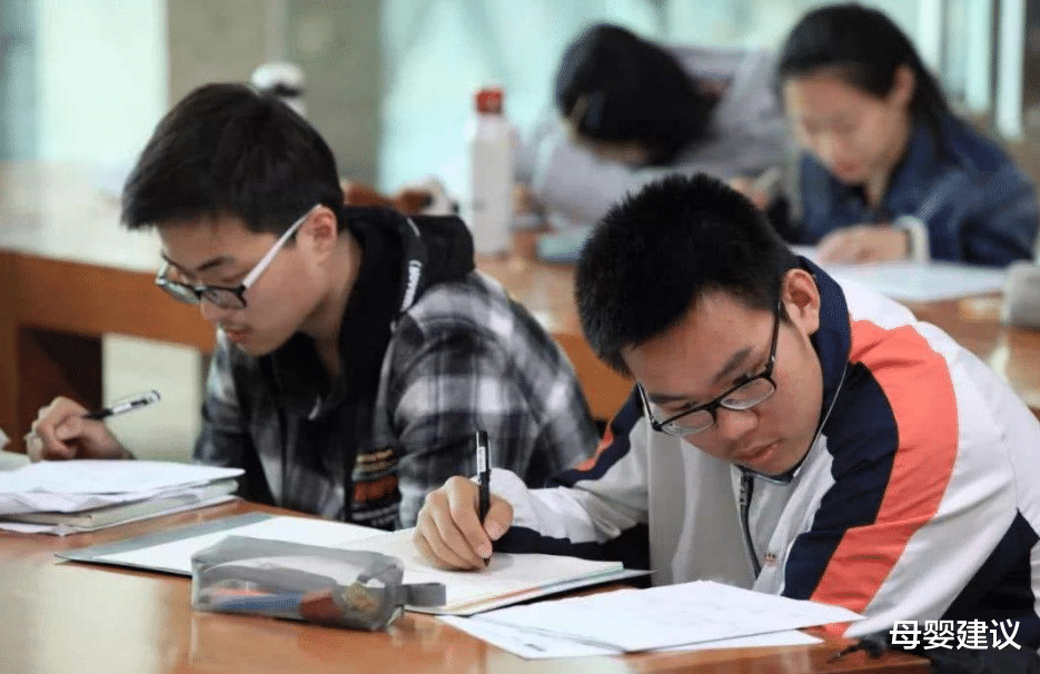 母婴建议|小初高12年，其中一年属于“分界线”，成绩下降很难追回来