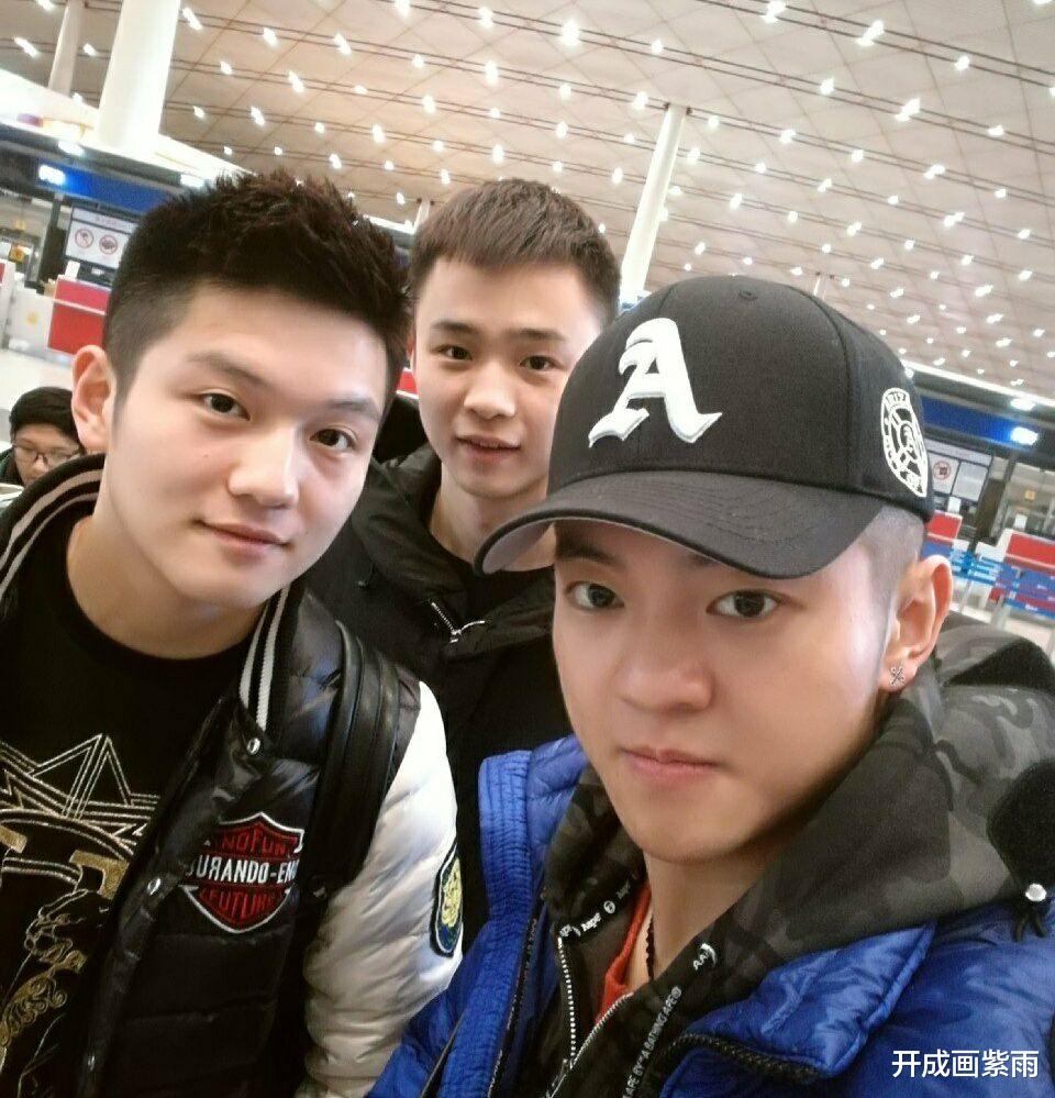 大门|国乒16岁天才少年出局，曾淘汰许昕！樊振东4比2！央视盛赞林诗栋