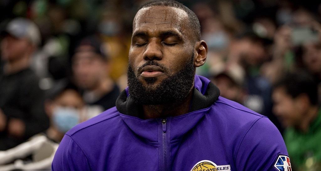 半半歌|詹姆斯更社媒报平安！称有些事情是真实的，配上思考和钓鱼表情！