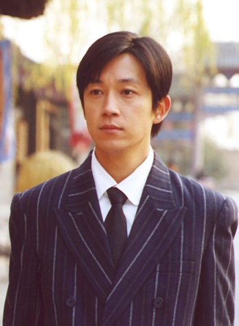 潘粤明|46岁潘粤明疑减肥失败，发福明显还在吃宵夜，遭吐槽比王胖子都壮