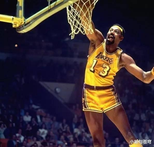 小新与苍穹 就在今天，NBA保持了53年的纪录，被库里打破了，又是历史第一
