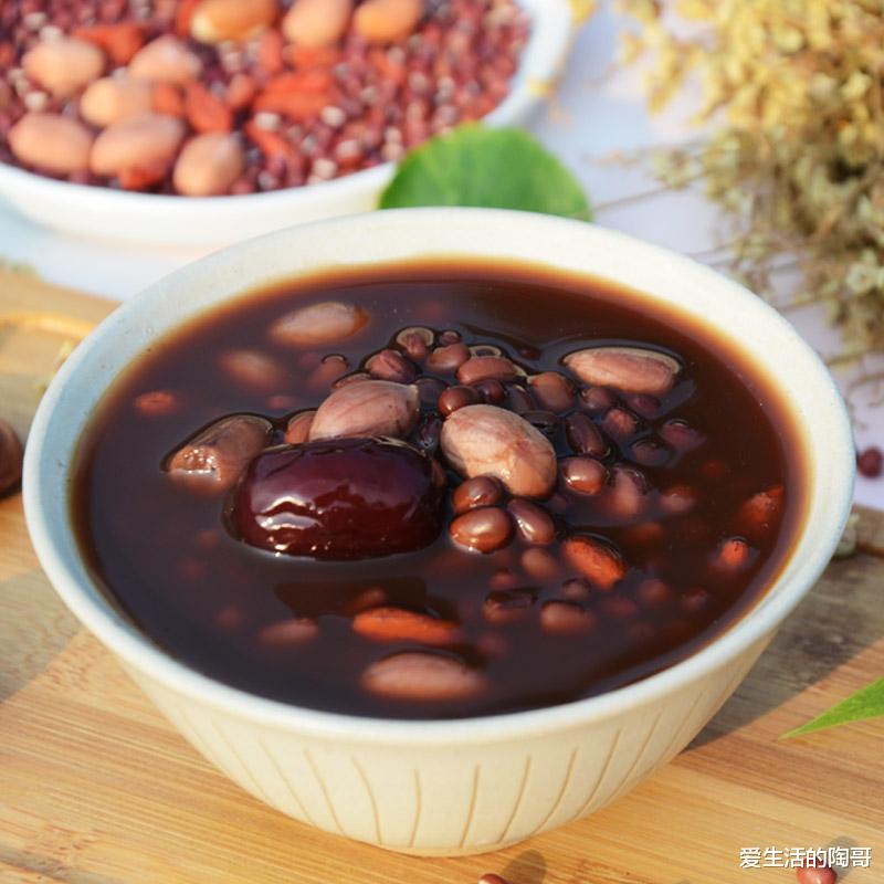 苹果|冬天养生，女人要多喝3道汤，温暖身体，补气血，面如桃花过寒冬