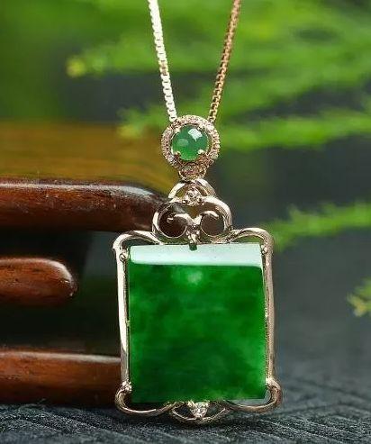 客服|你是不是认为满绿翡翠都是极品？