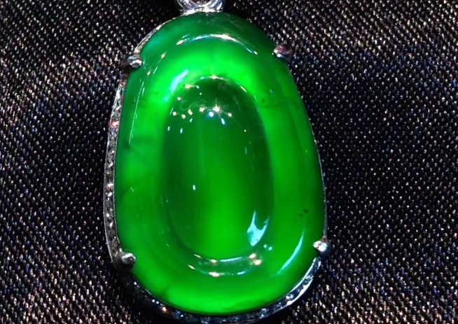 翡翠|一听到危料就讨厌,那它和翡翠之间的区别,你能说清楚吗?