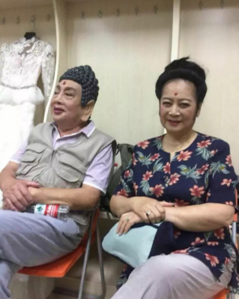 西游记|他是《西游记》如来的扮演者,去泰国买佛像,却发现上面画的都是自己