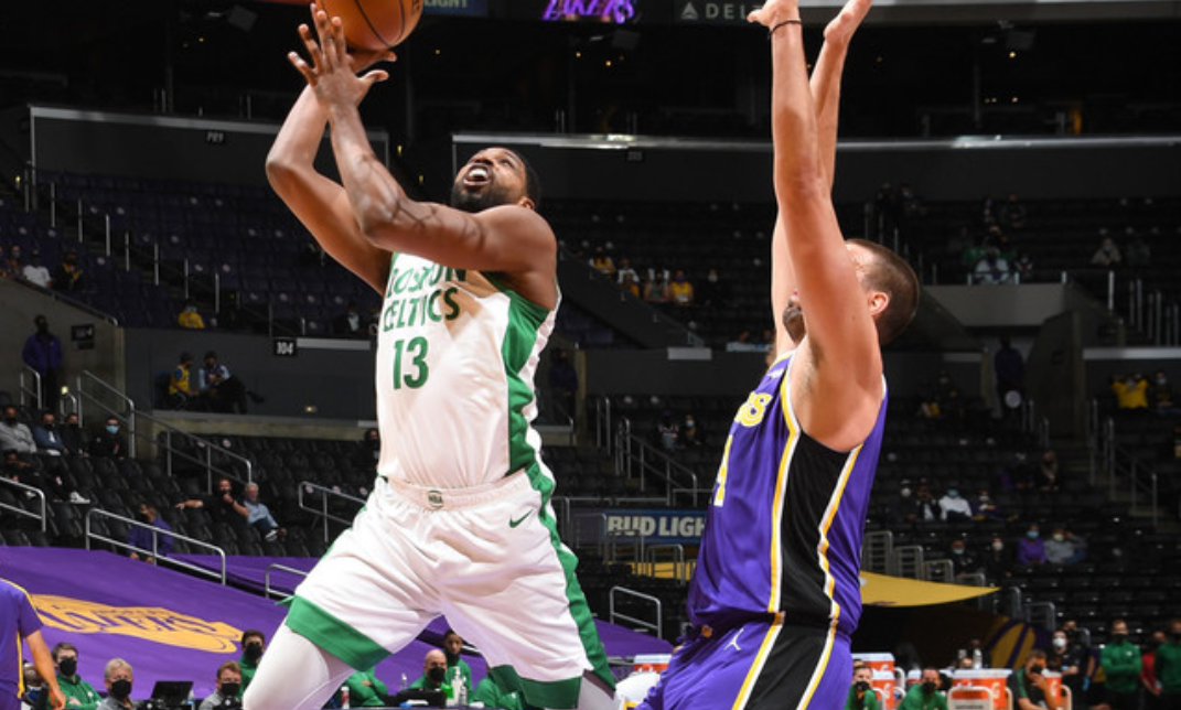 湖人隊|嚇出冷汗！湖人垃圾時間26比4把綠軍主力打回場上！小加18分賽季新高