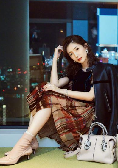 穿衣搭配|气质美女江疏影，穿搭简直不要太个性，尽情展现职场女性穿搭