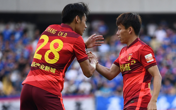 上海申花|1-1！閃擊+遭絕平！中超大黑馬硬杠申花，國(guó)腳大爆發(fā)：瘋狂造3球