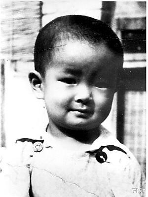 濮存昕|濮存昕：2岁患小儿麻痹，24岁娶营级干部，68岁还在照顾病母