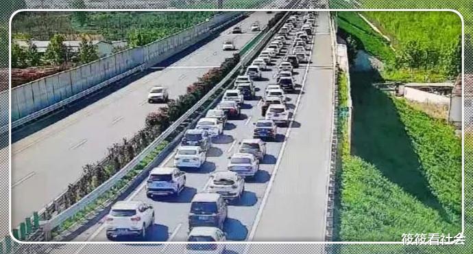 筱筱看社会 哪哪都是人？五一假期旅游还是宅在家里？外出几点建议分享给大家