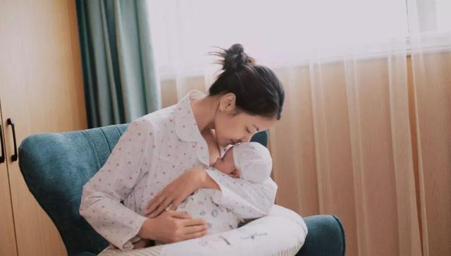 蒋丽莎|自称五年剖四胎，从不坐月子的蒋丽莎，如今34岁终于出现了后遗症