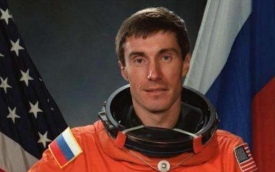 宇航员 苏联宇航员克里卡列夫，上天后国家却没了，飘了311天，咋回来的