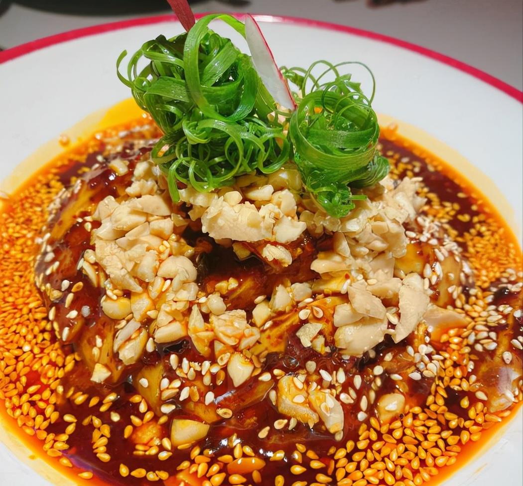 汪小菲|汪小菲开店遭吐槽，2人花300元点6个菜不够吃，网友：自己也能做