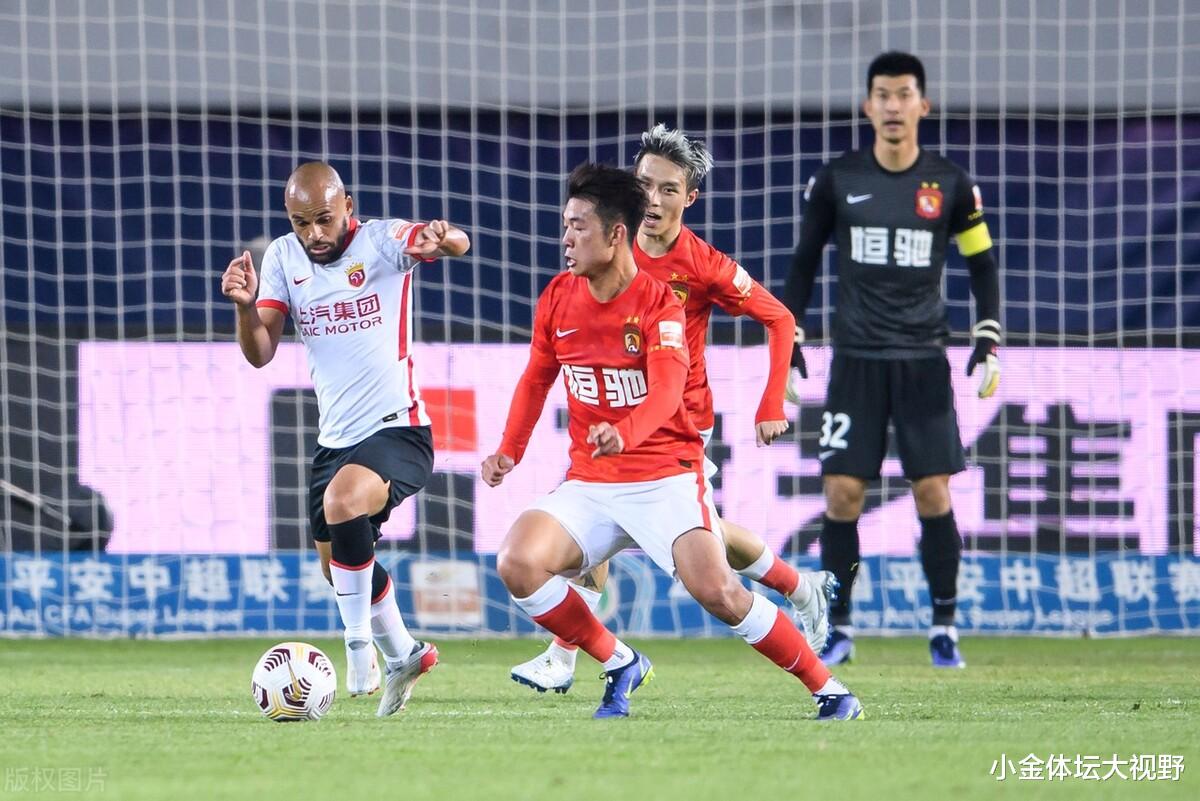 山东泰山|夺冠悬念没了！鲁能2-1绝杀长春，德尔加多救主，上港0-0闷平广州