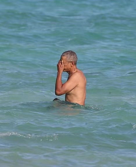 杀青|60岁奥巴马的近照老态龙钟！小女儿穿红色比基尼太成熟，腰不够细