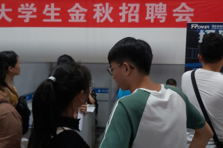 大学生|工作多年后才发现,大学毕业走校招和社招的差距,选错悔不当初