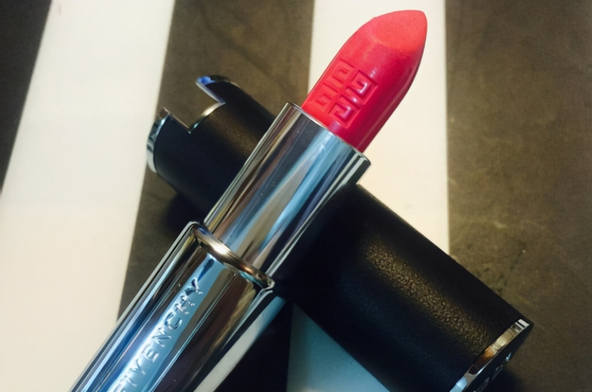 口红|新晋热门的滋润型口红种草，为你打造水润嘟嘟唇，涂上秒变女神