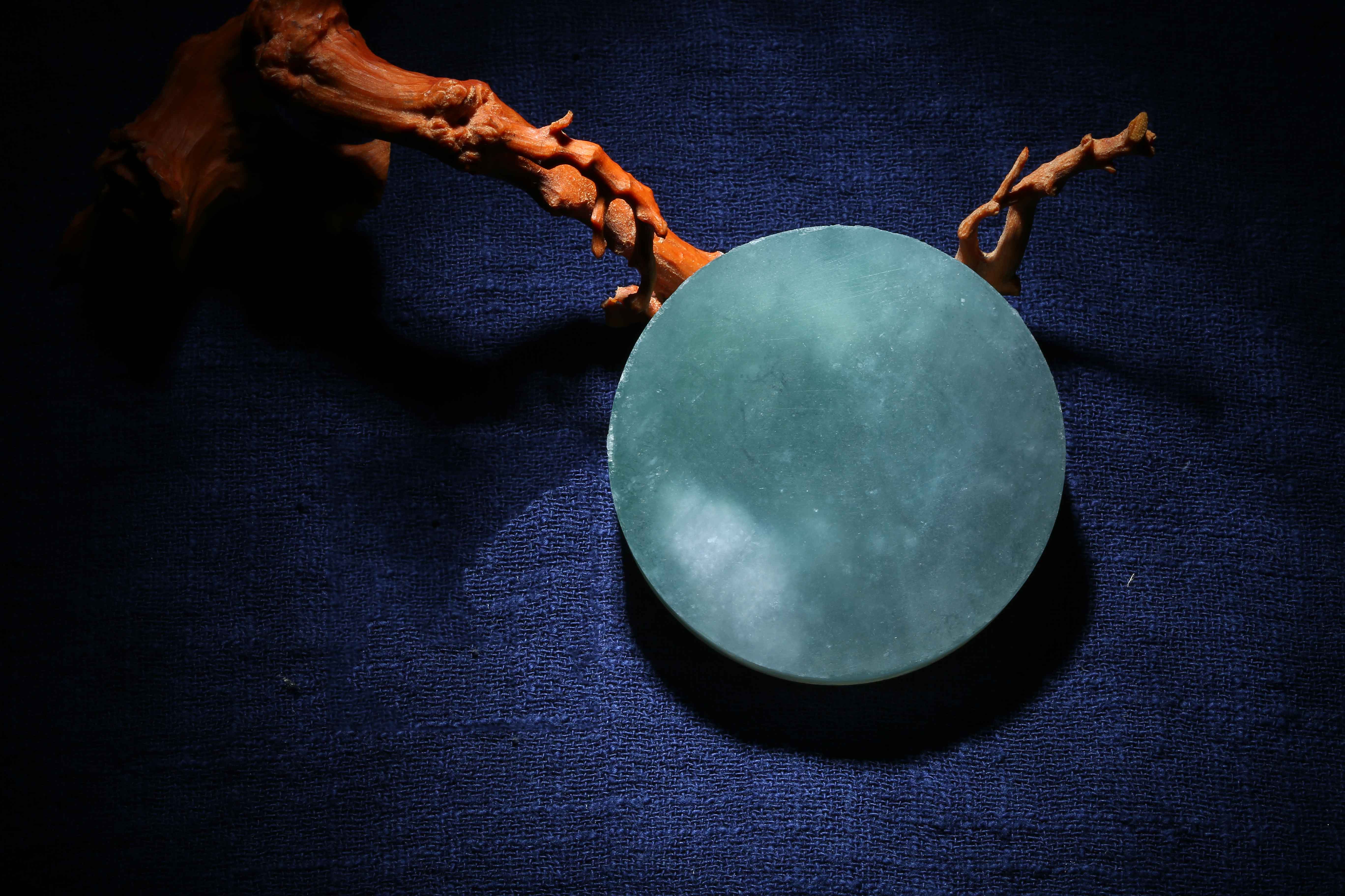 翡翠|翡翠作品欣赏——《不动明王》