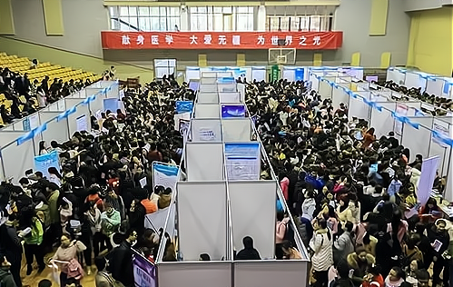 衬衫|校园招聘中也有“坑”！学生应聘要擦亮眼睛，过来人哭诉血泪教训