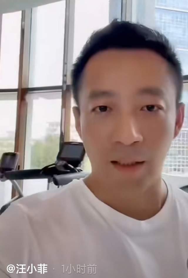 汪小菲|大s老公汪小菲晒健身视频，40岁肌肉丰满身材好，衣着休闲显年轻