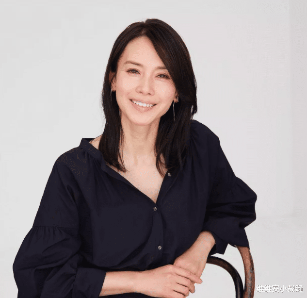 中谷美纪的颜值状态绝了，45岁凭零毛孔嫩肤登上热搜，美得不像话