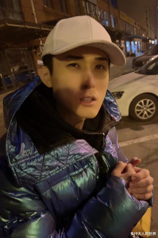 张霄白|德云社张霄白舞台现挂，我越来越娘们了，关九海：还是聊考研吧