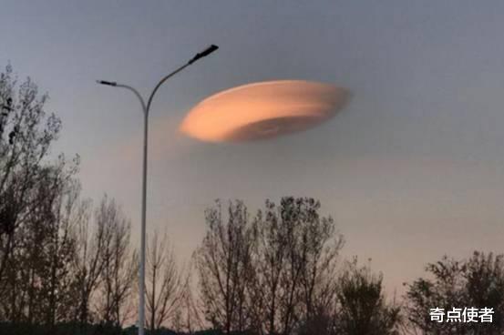辽宁天空惊现“堡状云”,老人称是地震的预兆,是真是假?