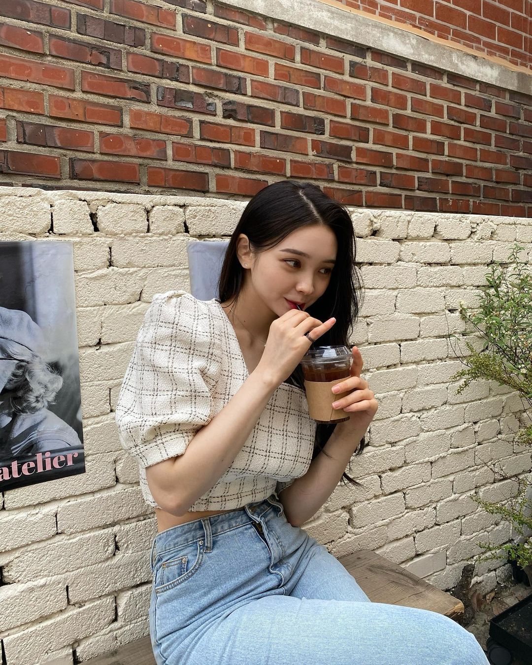 Fashion课代表|牛仔裤是一款百搭神器，和多种短袖单品都能擦出火花，气质又时髦