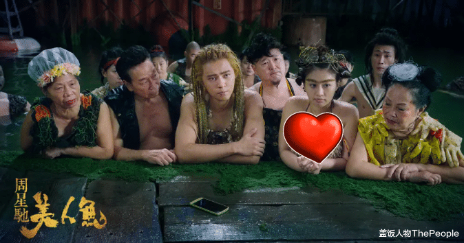 路人甲|电视剧“路人甲”有多离谱？群演拍戏看手机，18个角色共用一张脸