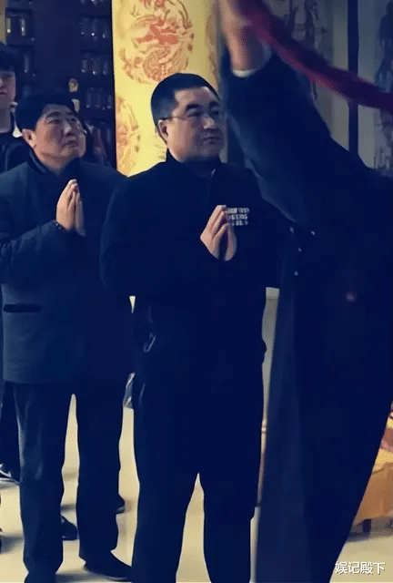 林生斌|于月仙车祸不简单，老公与林生斌早前同框被扒出，现场行为太诡异