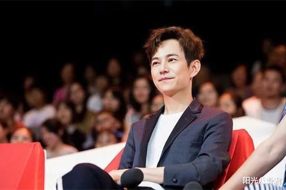 何炅|多位明星抢着为何炅庆生，落难时只有一位明星力挺，他们都沉默