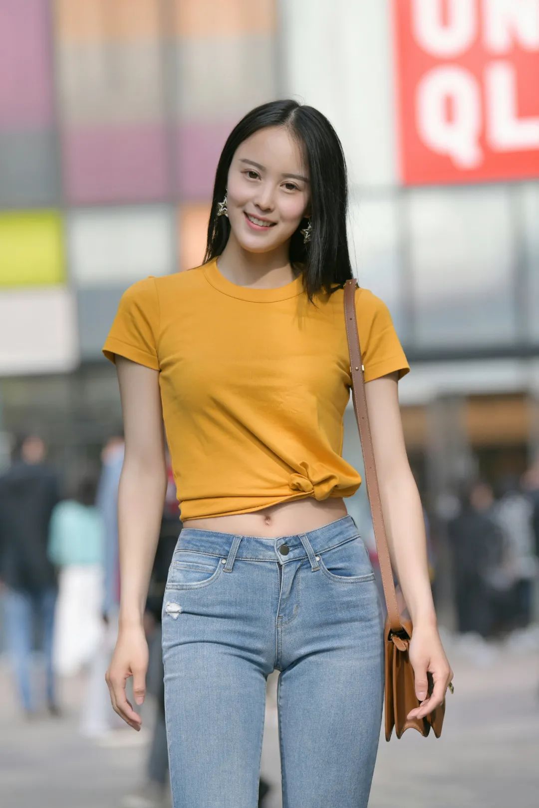 时尚穿搭女装|时尚穿搭:穿破洞牛仔裤的时尚女生,真是做女友的标配