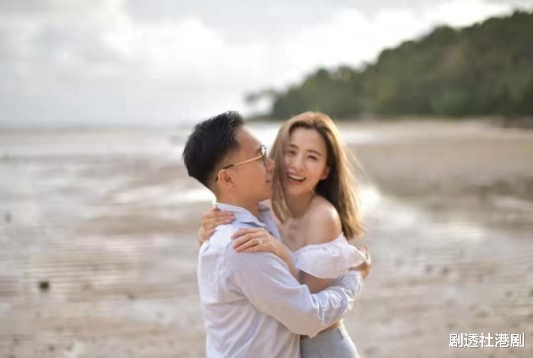 沈卓盈|辣妈！TVB上位小花产后四个月已恢复身形，大秀白滑长腿和事业线