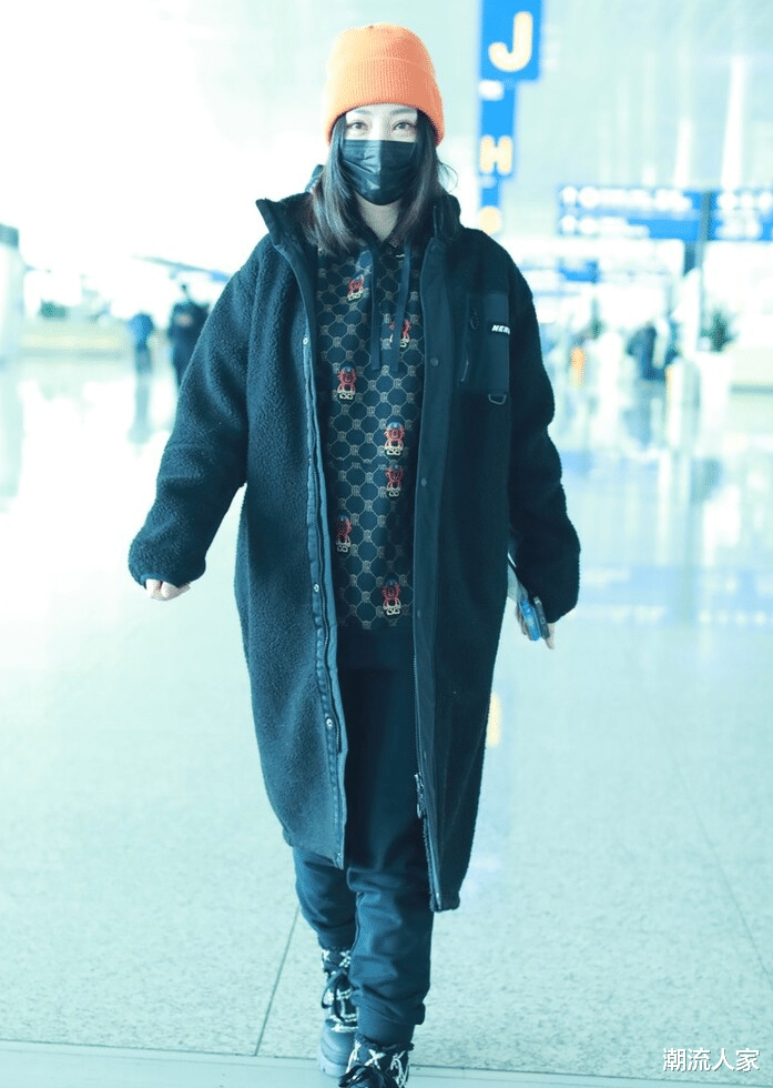 |柳岩的气质真的拿捏的到位了，一身黑也能穿出造型感，生动有型