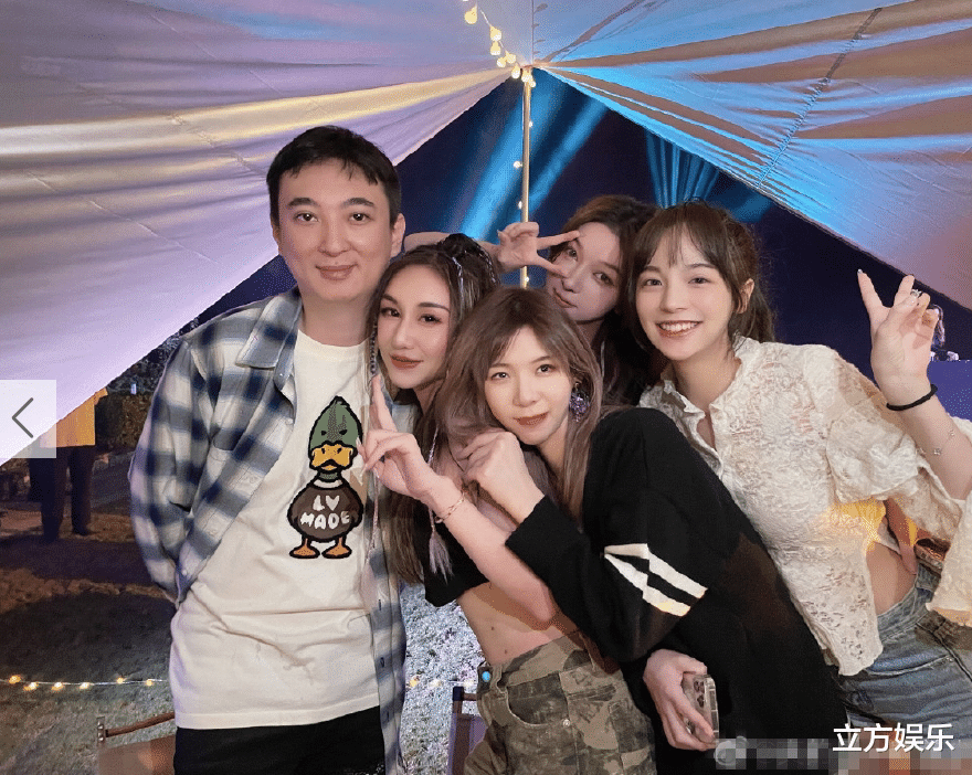 霍英东|王思聪三亚隆重庆生，众美环绕争相合照，聪哥表情淡然