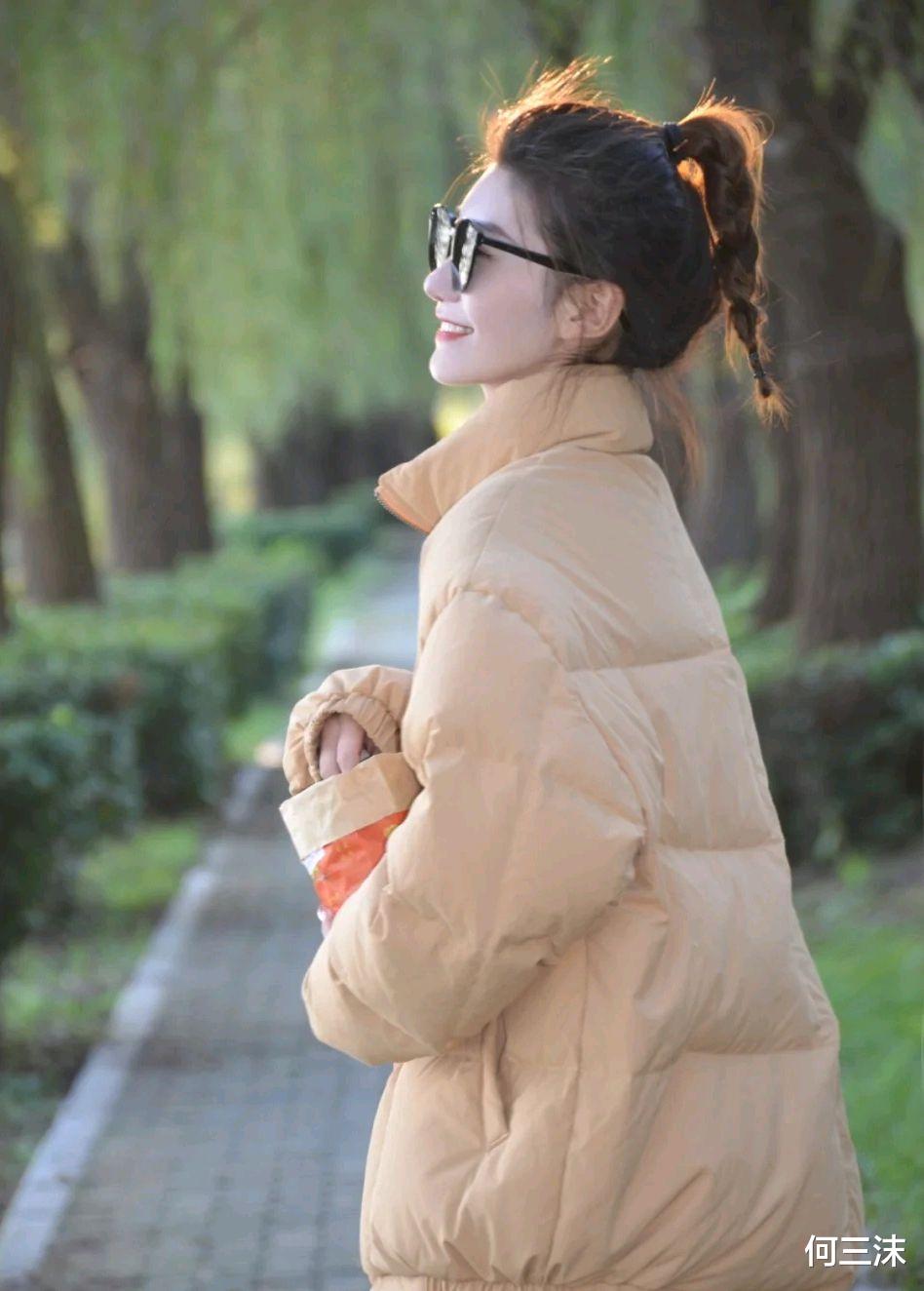何三沫 不要只会穿上一身黑过冬,可以尝试别的颜色,增添活力与温暖