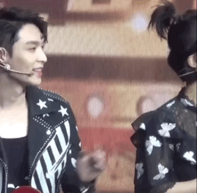 杨紫|网曝张艺兴杨紫正在热恋，双方工作室辟谣好像不管用...