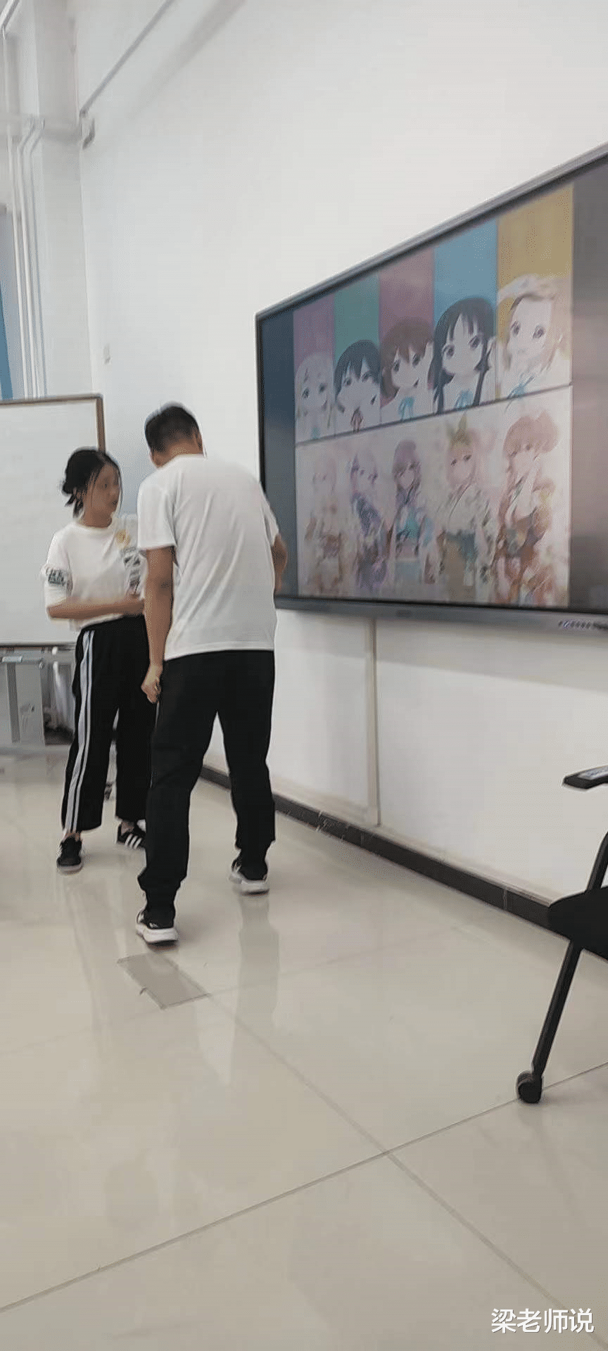 职业教育|“我只顾看男人了”一女大学生错交的期末作业，让老师无语