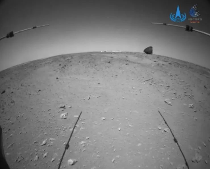 免疫系统 祝融号传回最新的火星照片，发现它的降落伞和保护罩