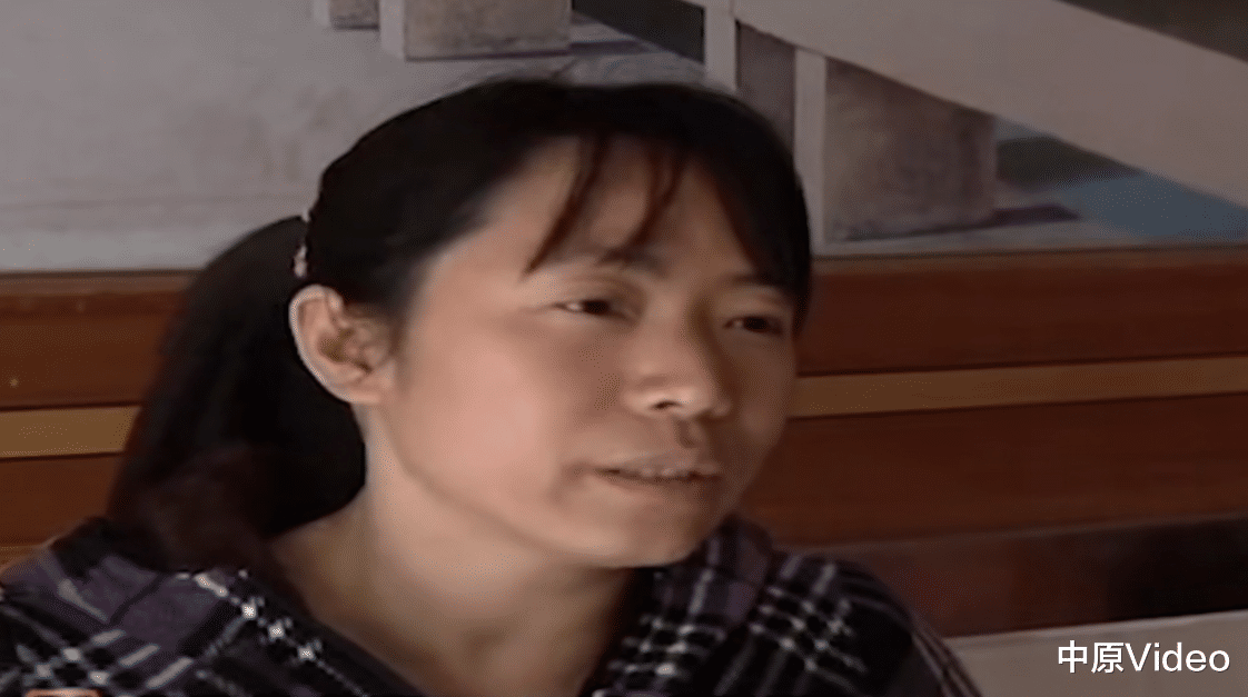 中原Video 足疗店女老板被新员工下药,三人被送医院抢救,女老板:六千元项链和五百元不见了